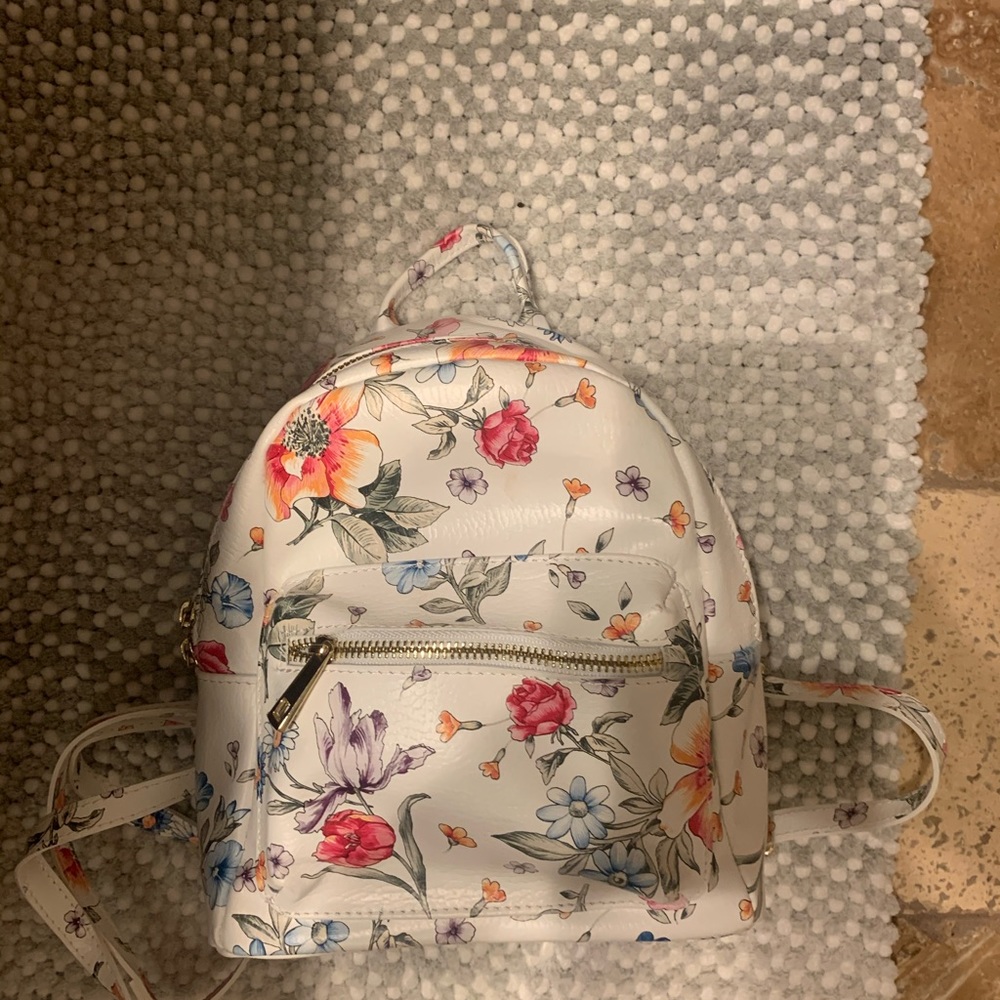 Mini Floral Backpack - Picture 3 of 4